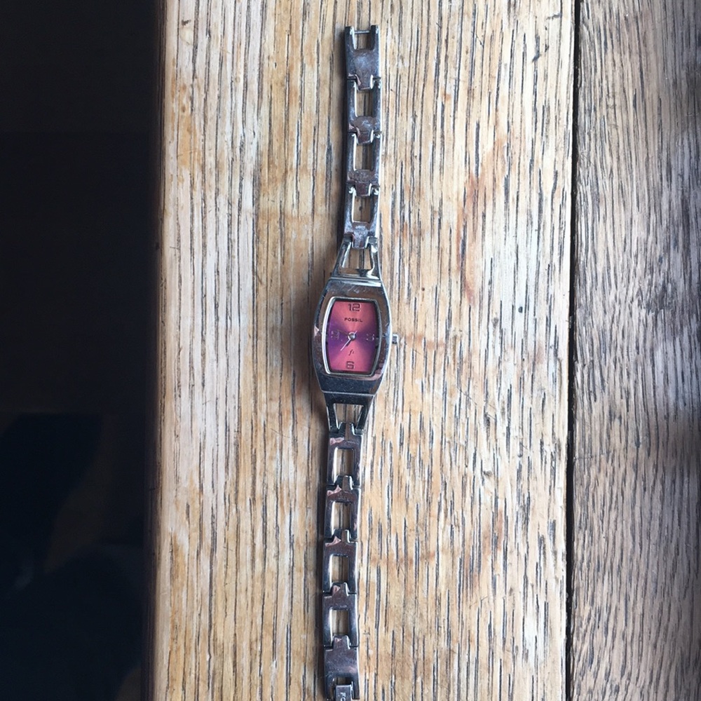 FOSSIL Watch For Ladies - Picture 2 of 4